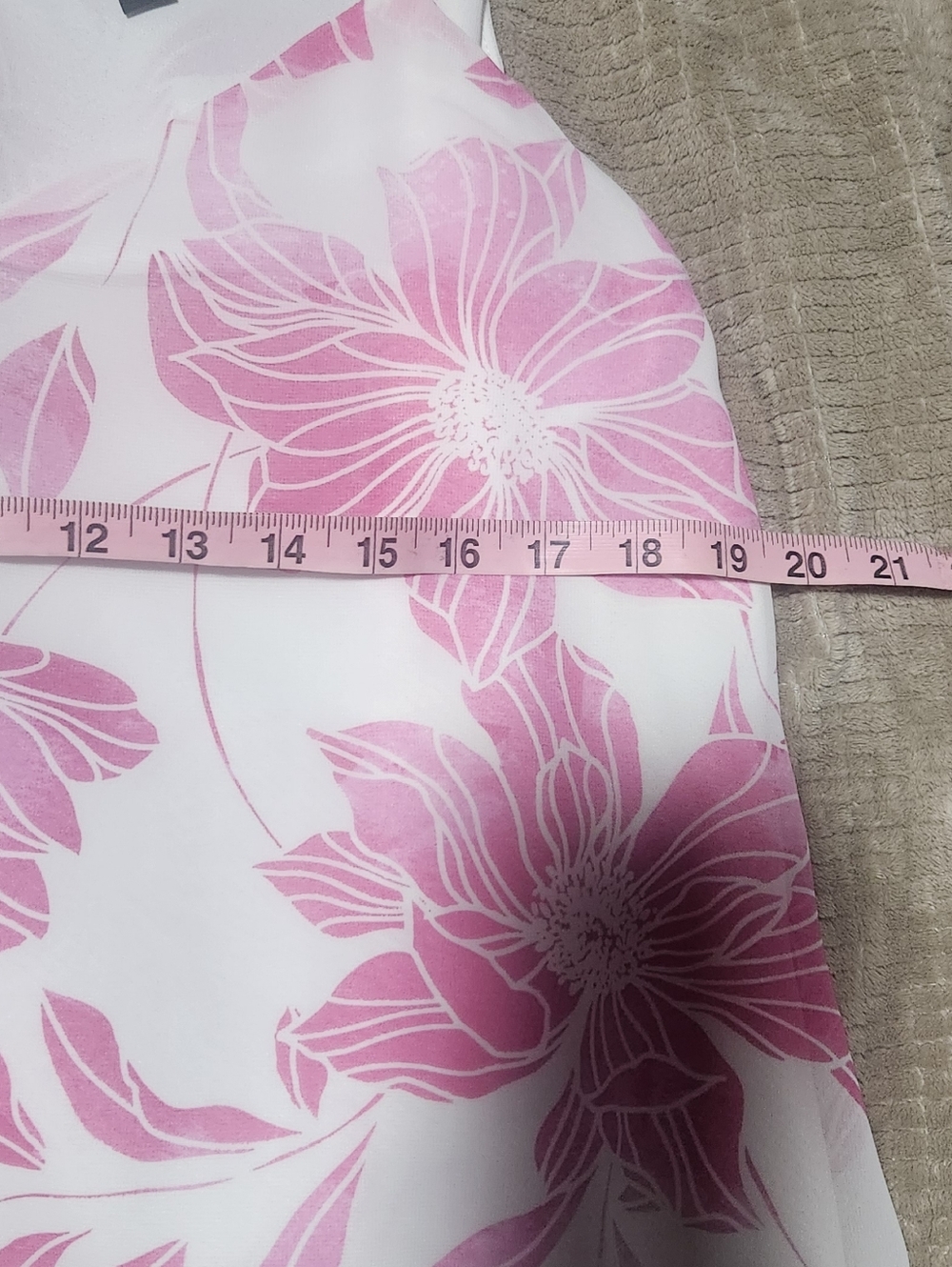 Torrid Size 1 Sophie Chiffon Swing Cami, Pink And White Floral Like New - Picture 3 of 4